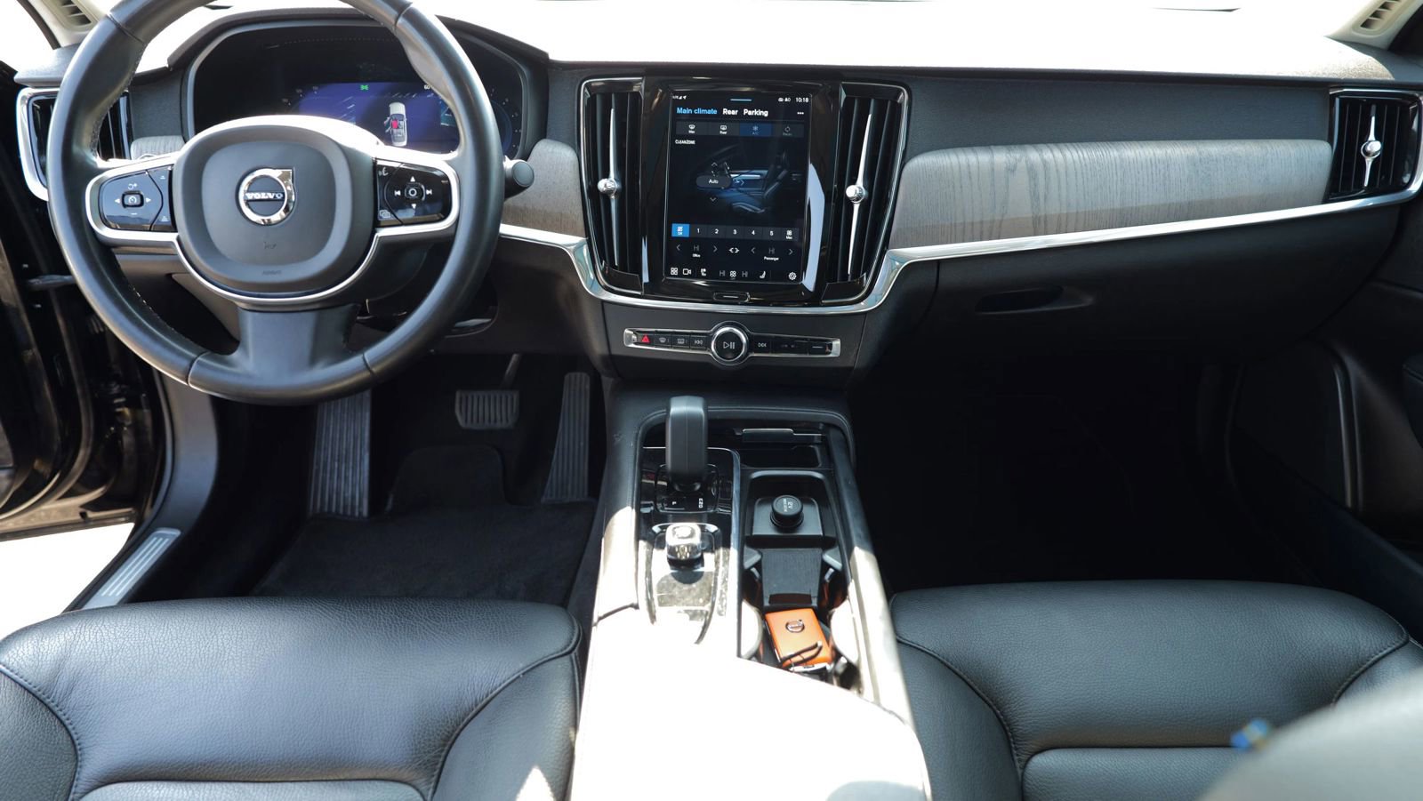 Used 2023 Volvo S90 B6 Plus image 19