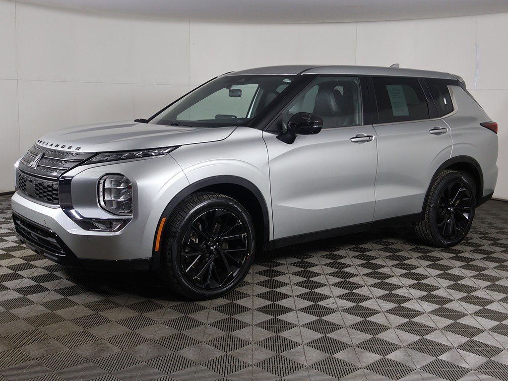 Used 2023 Mitsubishi Outlander SE image 9