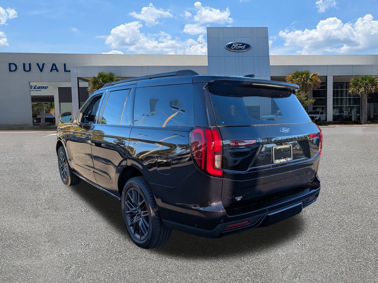 New 2025 Ford Expedition Platinum w/ Stealth Performance Package image 6
