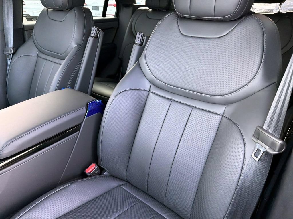 New 2026 Land Rover Range Rover Sport Dynamic SE AWD/4WD image 18