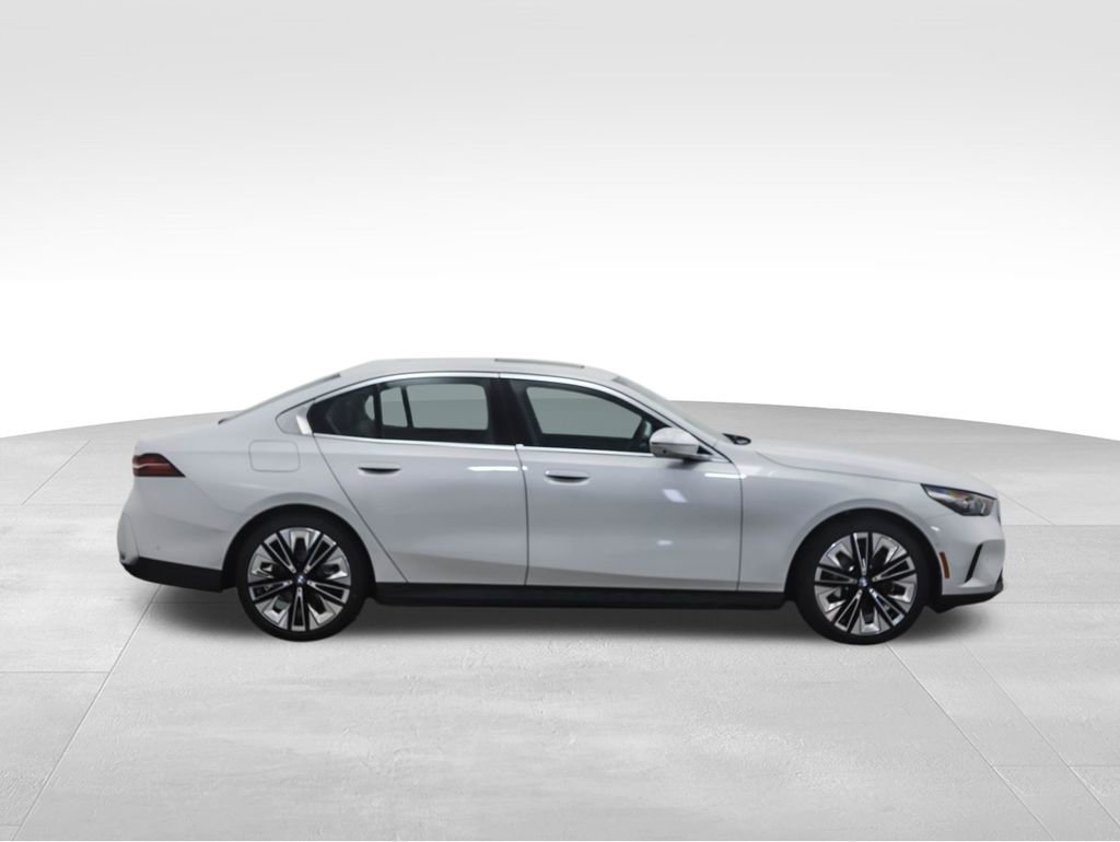 Certified 2025 BMW 530i xDrive w/ Premium Package image 6