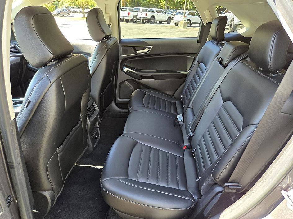 Used 2021 Ford Edge SEL image 13