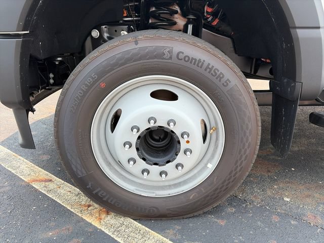 New 2026 Ford F550 2WD Regular Cab Super Duty image 24