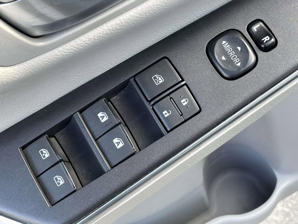 Used 2016 Toyota Camry LE image 16