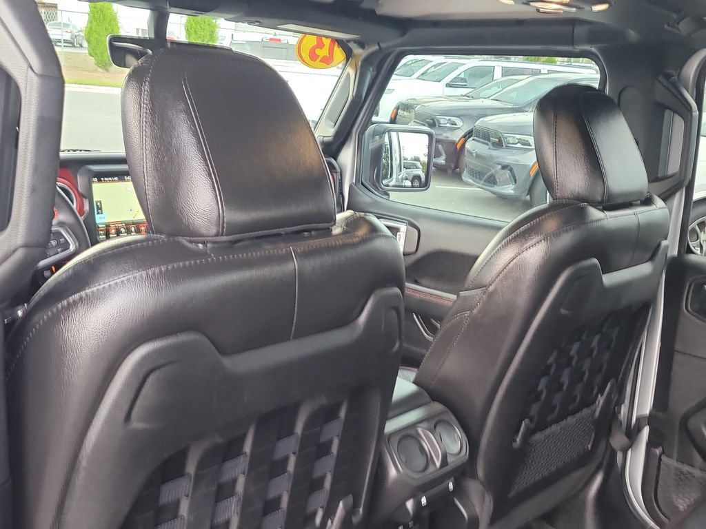 Used 2023 Jeep Gladiator Rubicon AWD/4WD image 12