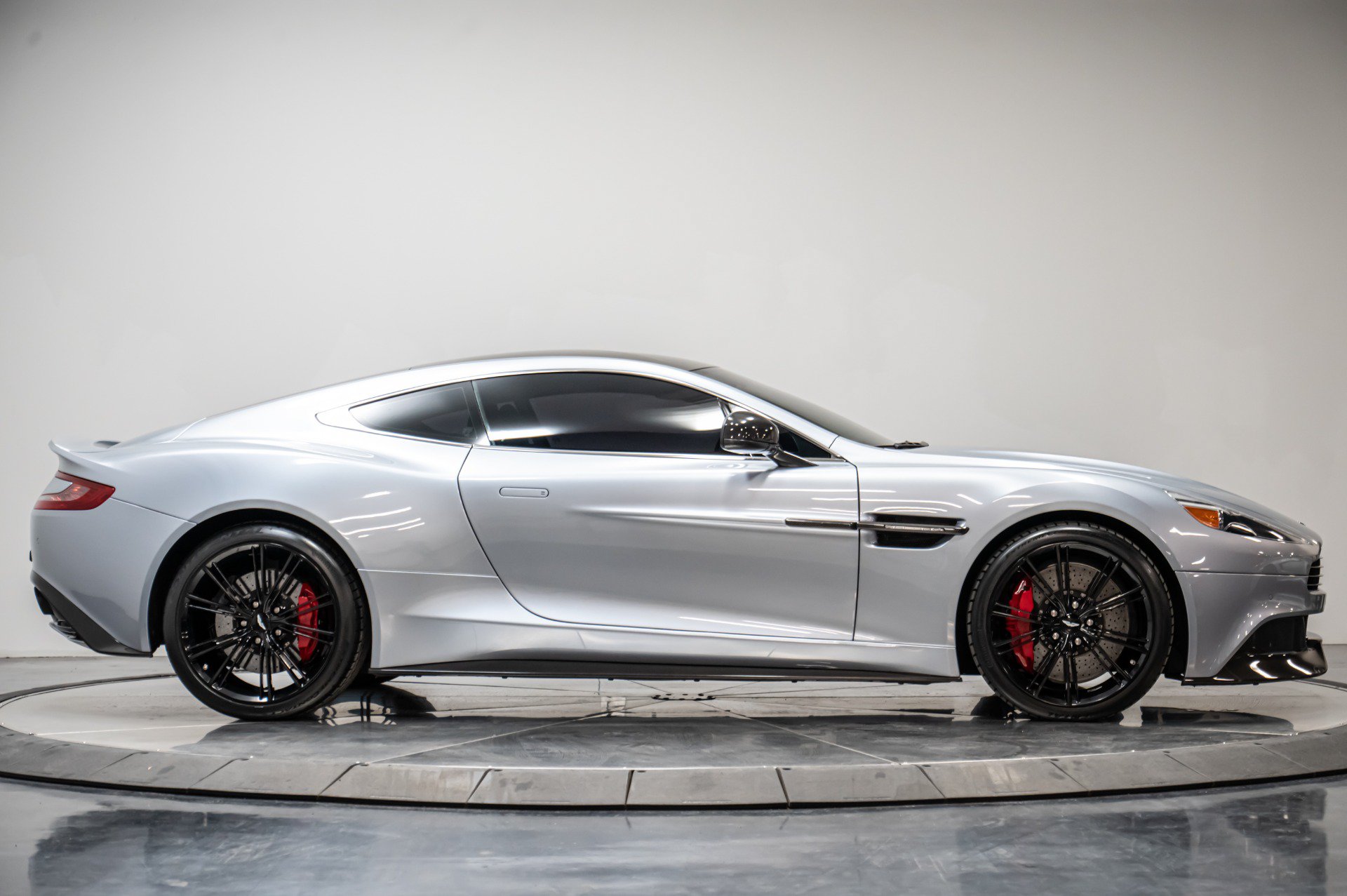 Used 2014 Aston Martin Vanquish Coupe RWD image 23