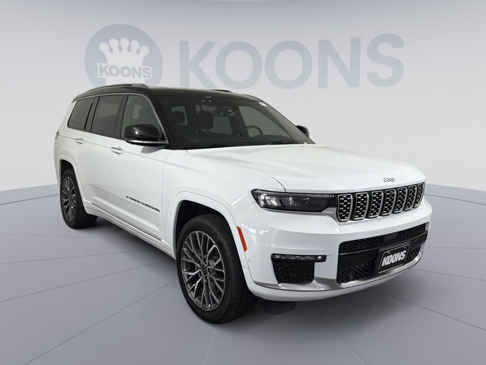 Used 2023 Jeep Grand Cherokee L Summit AWD/4WD image 10