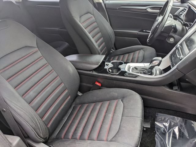 Used 2015 Ford Fusion SE w/ Equipment Group 201A FWD image 29