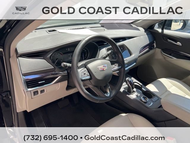 Certified 2023 Cadillac XT4 Luxury w/ Cold Weather Package AWD/4WD image 18