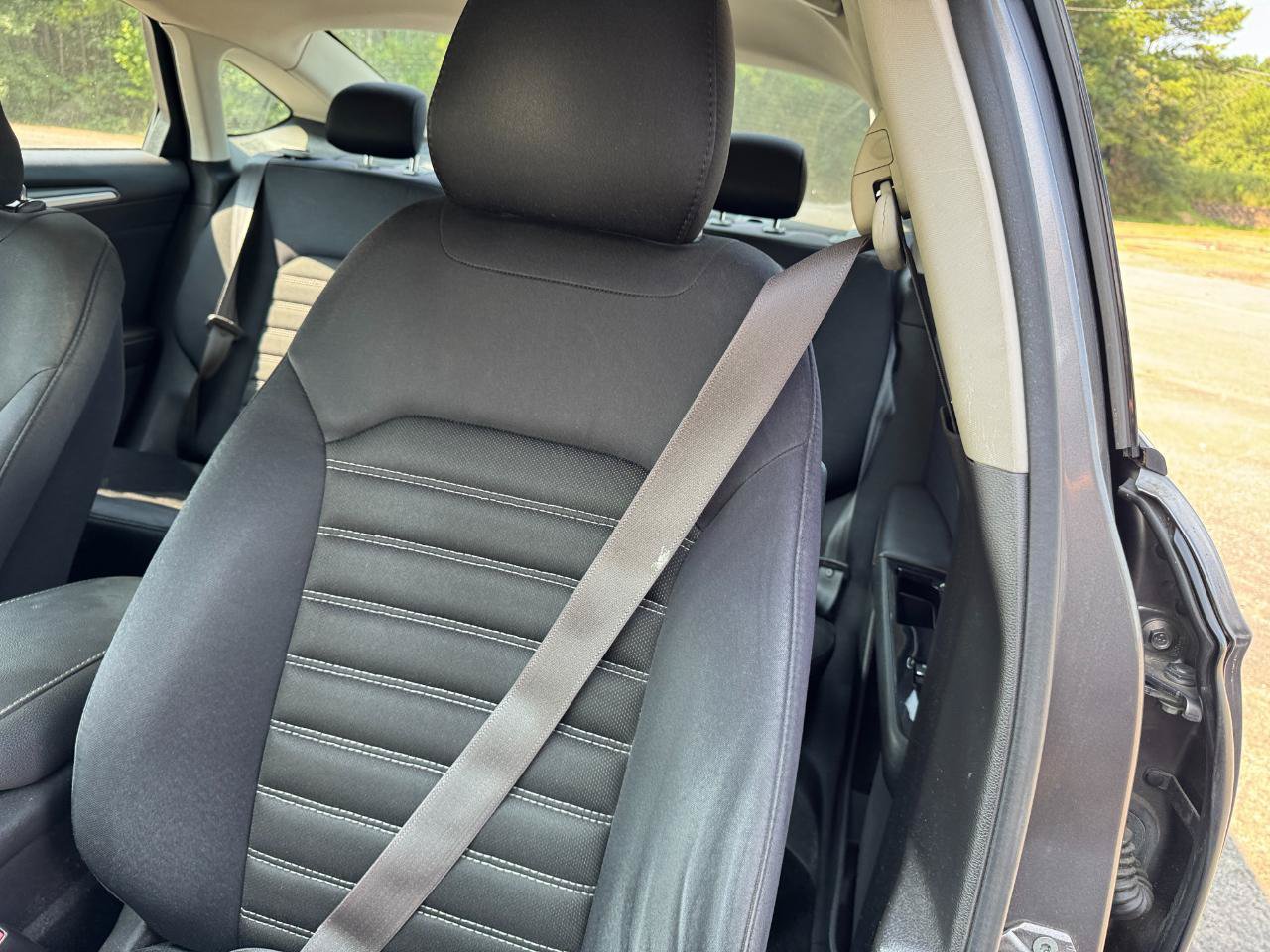 Used 2013 Ford Fusion SE FWD image 20