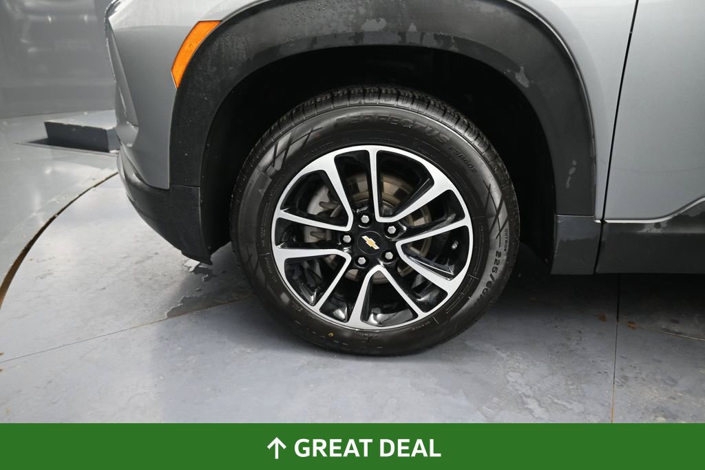 Used 2025 Chevrolet TrailBlazer LT AWD/4WD image 14