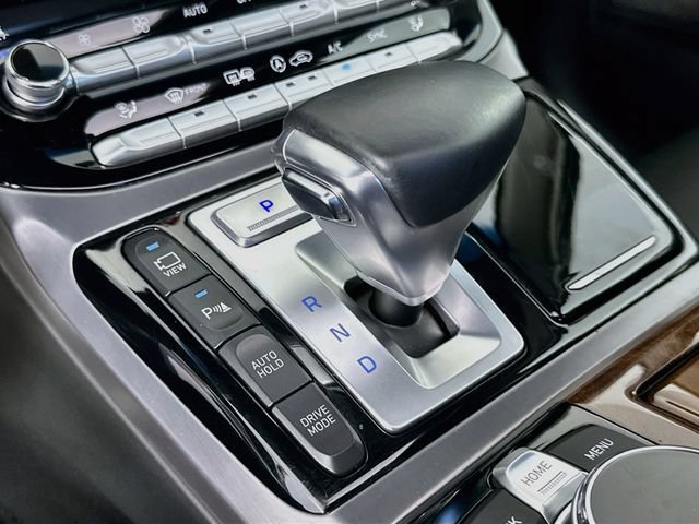 Used 2018 Genesis G90 3.3T Premium RWD image 17