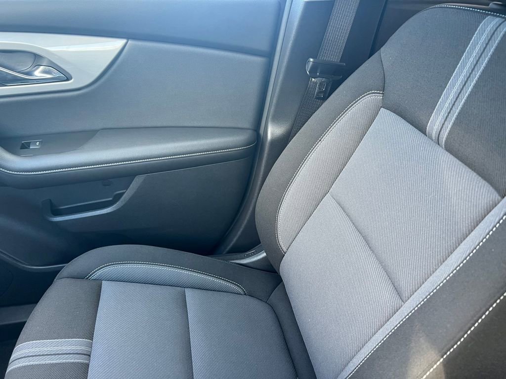 Used 2025 Chevrolet Blazer LT image 30