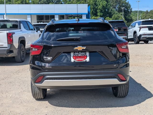 New 2026 Chevrolet Trax LT w/ Driver Confidence Package FWD image 3