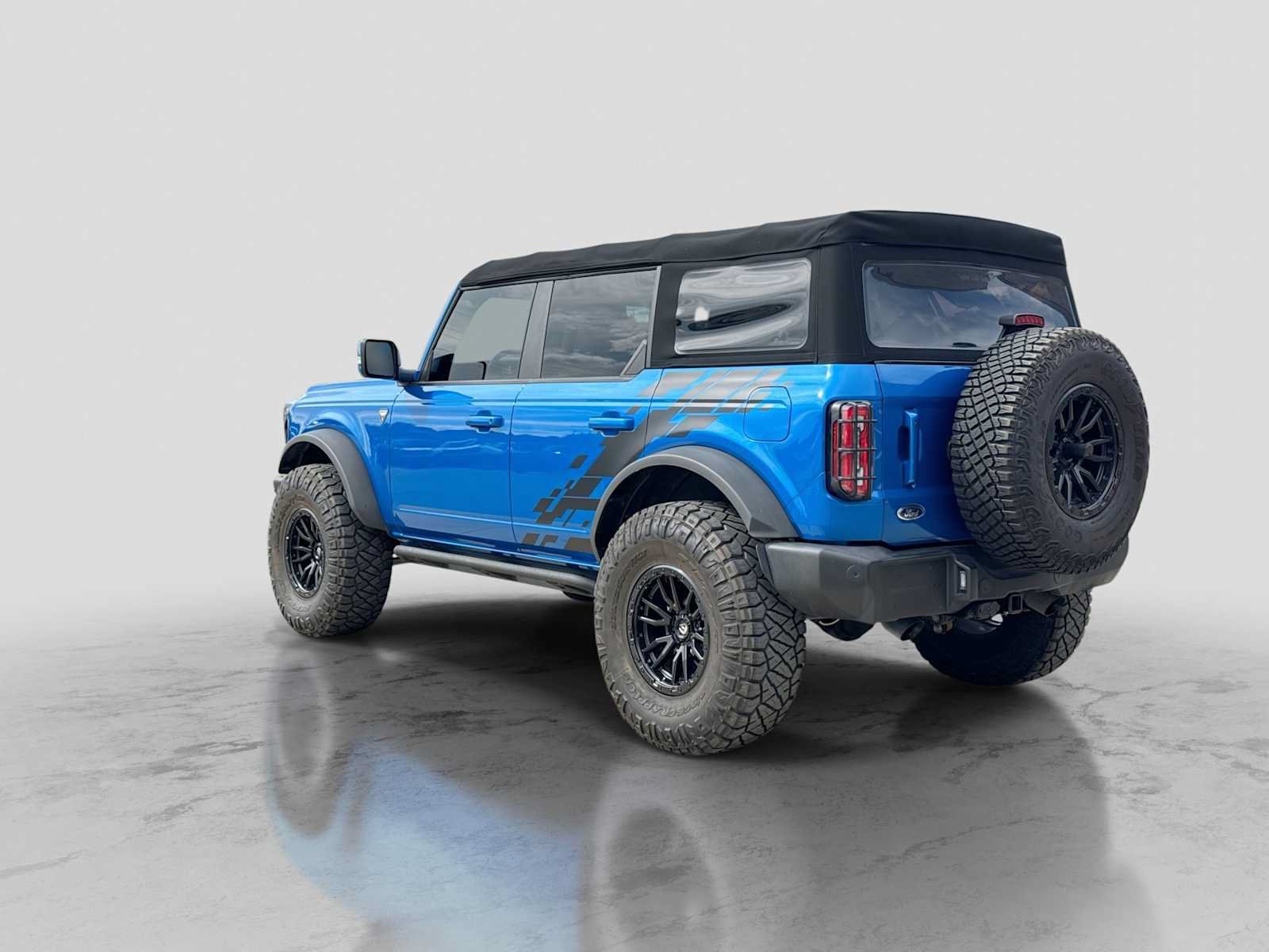 Certified 2022 Ford Bronco Outer Banks w/ Sasquatch Package AWD/4WD image 4