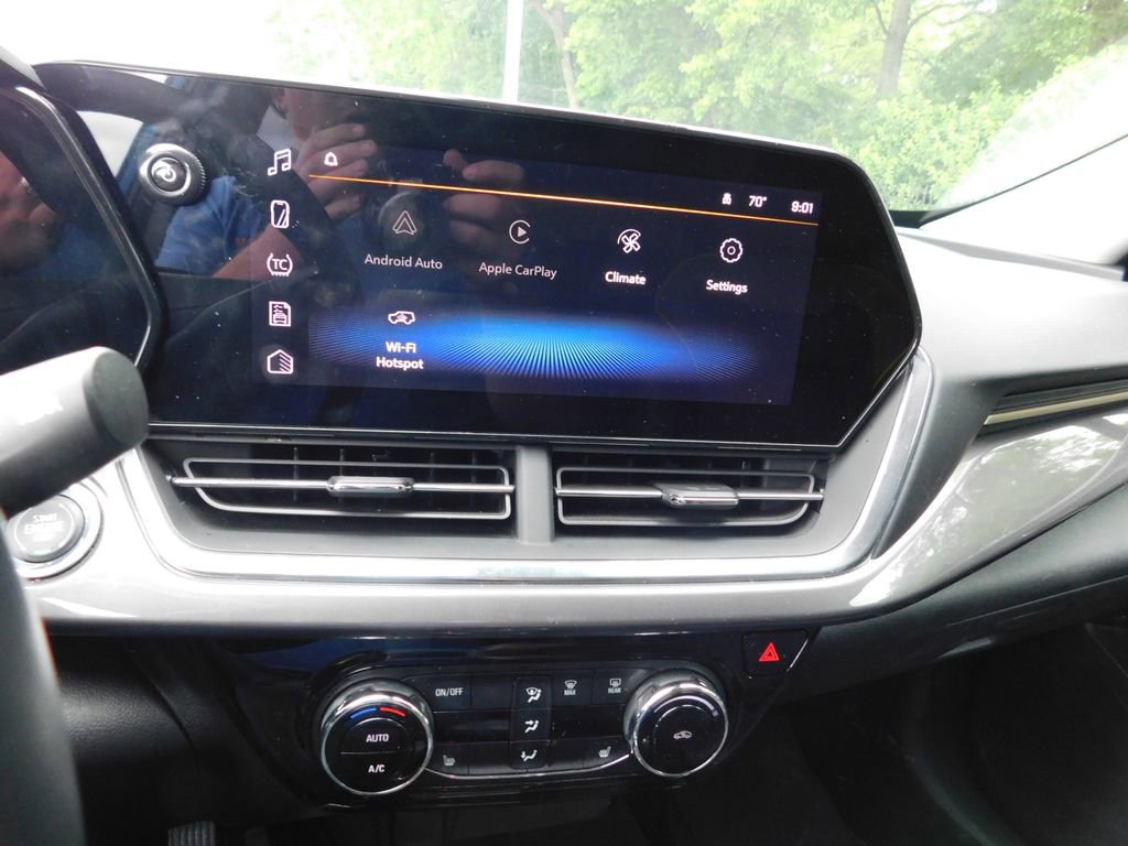 Certified 2025 Chevrolet Trax ACTIV w/ Driver Confidence Package FWD image 9