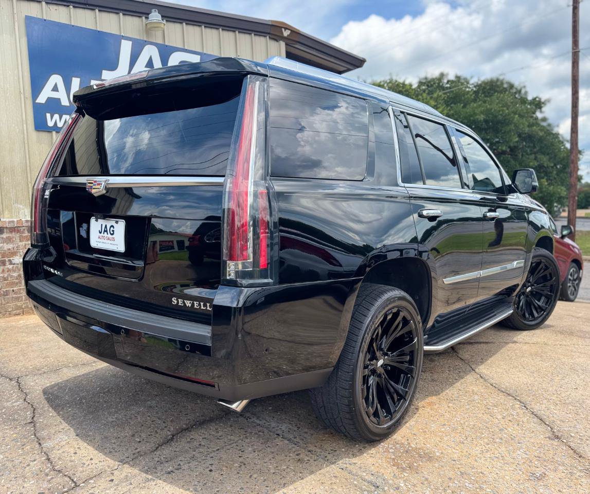 Used 2018 Cadillac Escalade Luxury RWD image 7