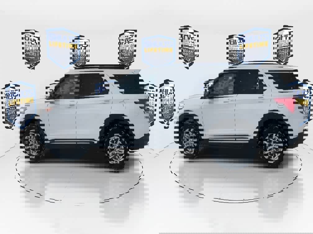 Used 2022 Ford Explorer XLT w/ Equipment Group 202A image 5