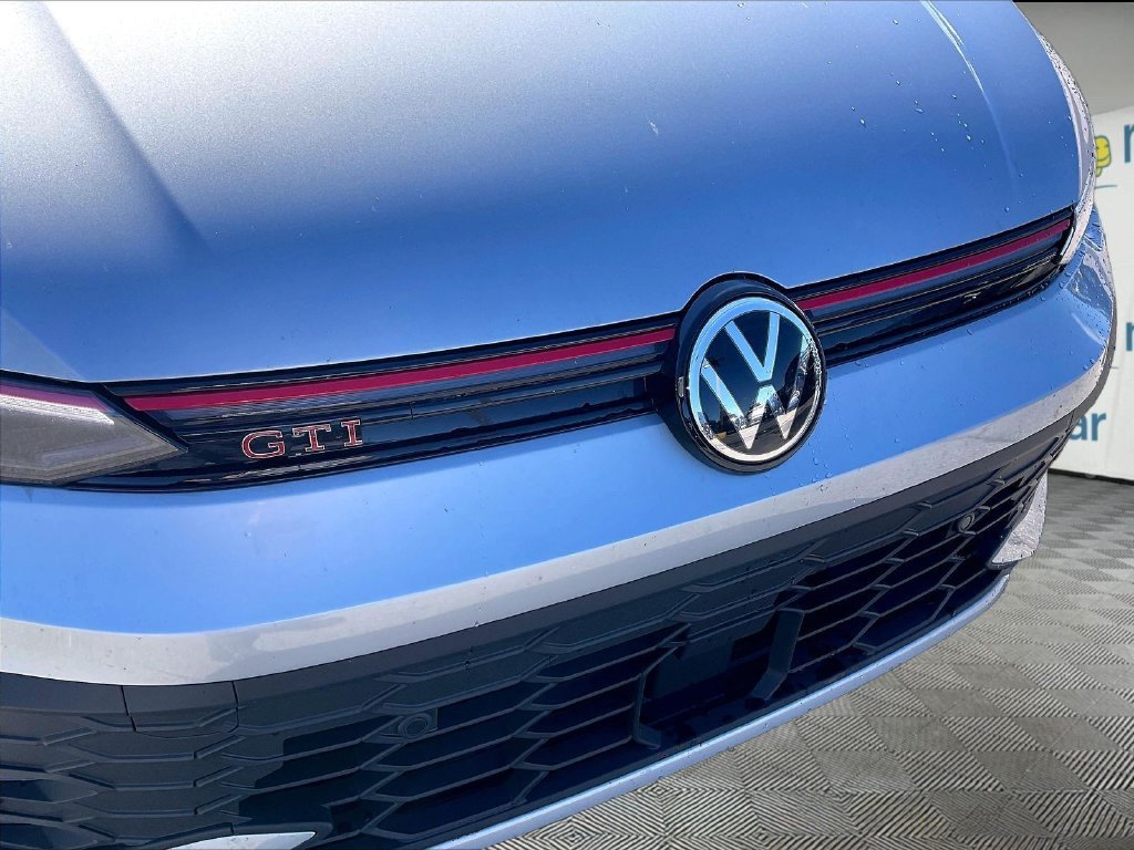 Used 2026 Volkswagen GTI SE FWD image 28