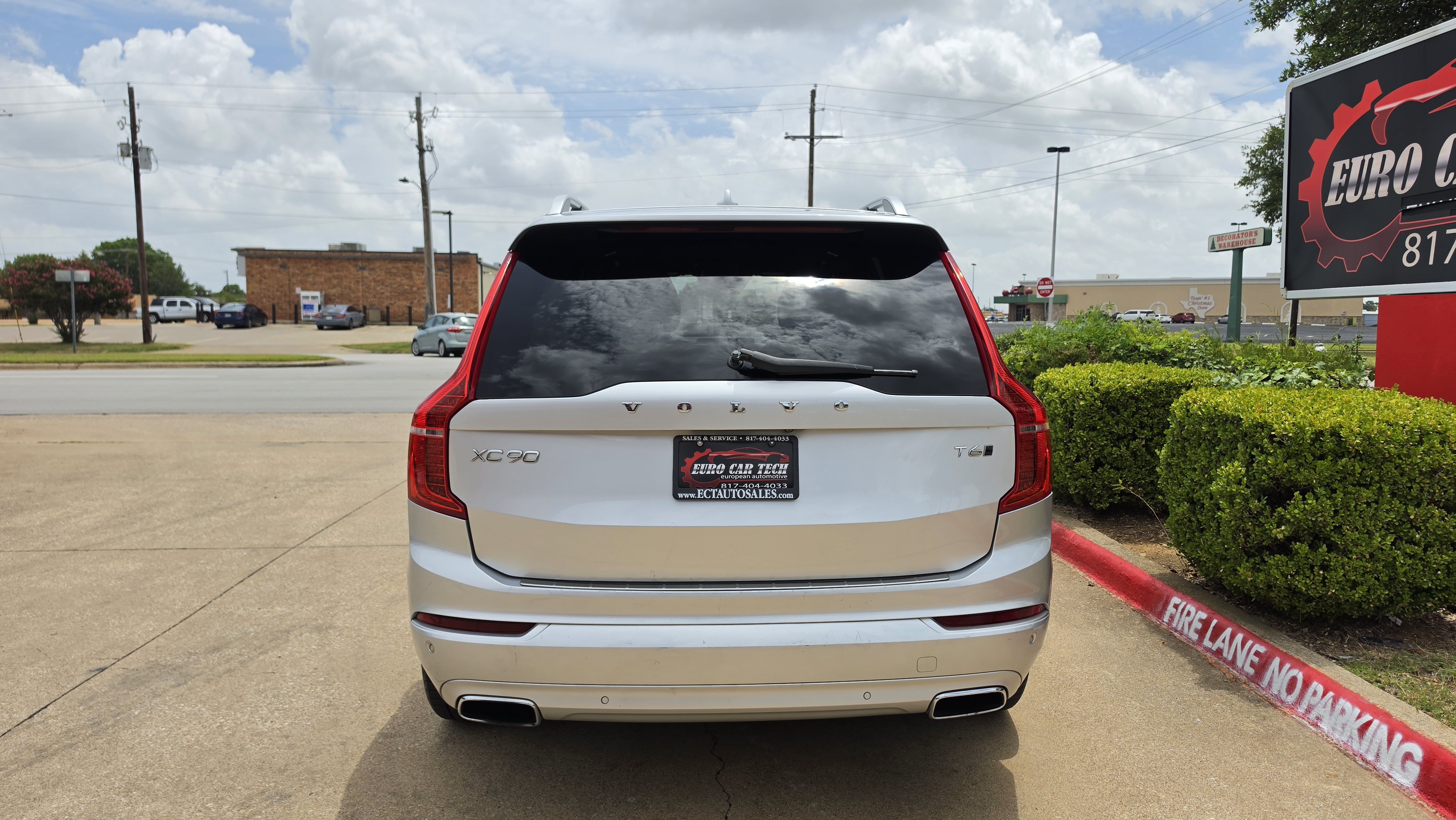 Used 2018 Volvo XC90 T6 Momentum w/ Convenience Package AWD/4WD image 4