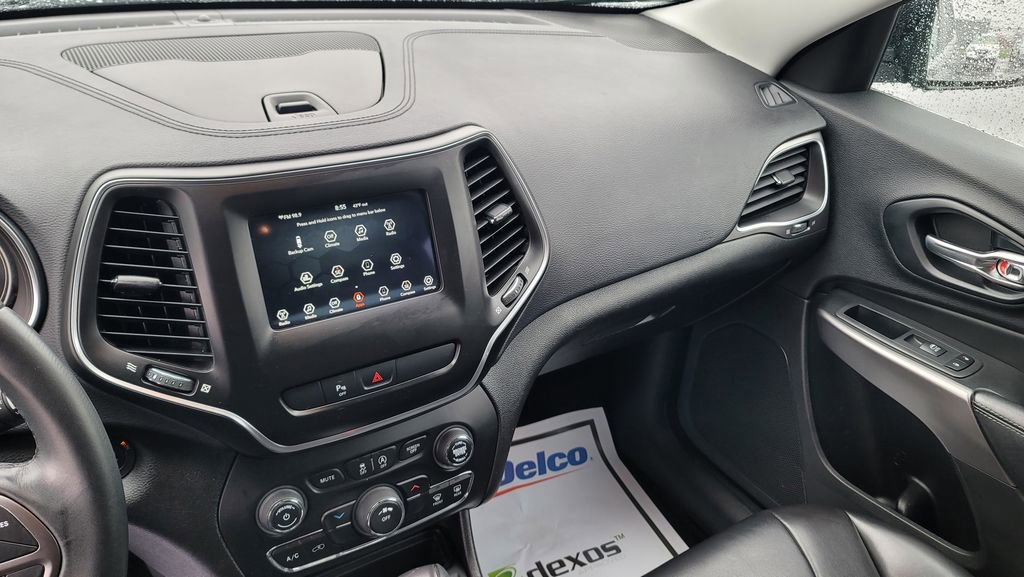 Used 2019 Jeep Cherokee Latitude Plus image 21