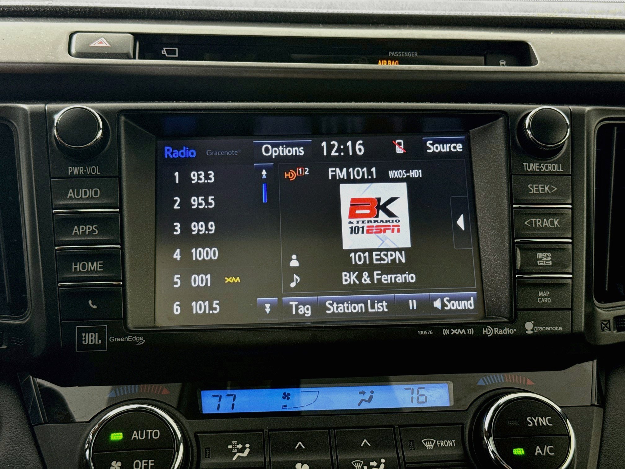 Used 2016 Toyota RAV4 SE w/ Advanced Technology Package AWD/4WD image 15