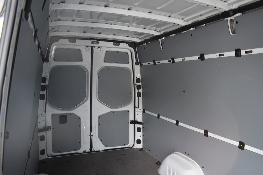 Used 2024 Mercedes-Benz eSprinter 170 Cargo image 30