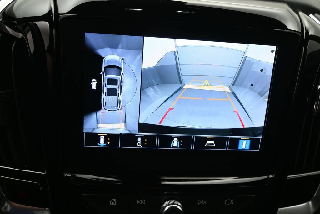 Used 2022 Chevrolet Traverse RS FWD image 10
