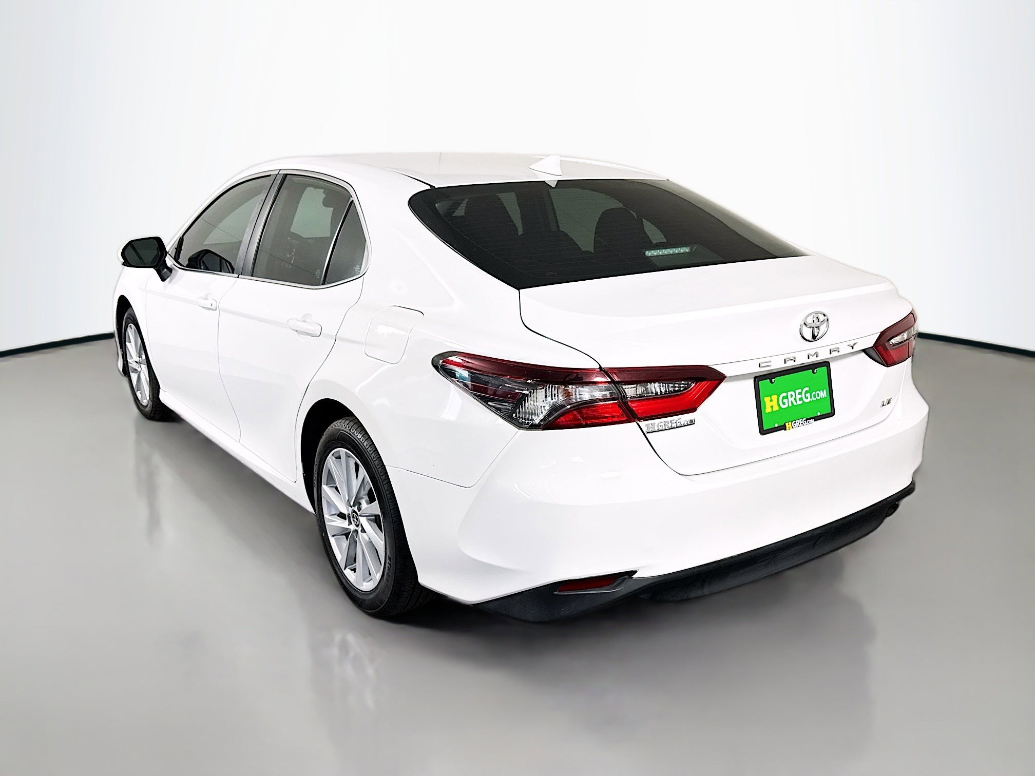 Used 2021 Toyota Camry LE image 7