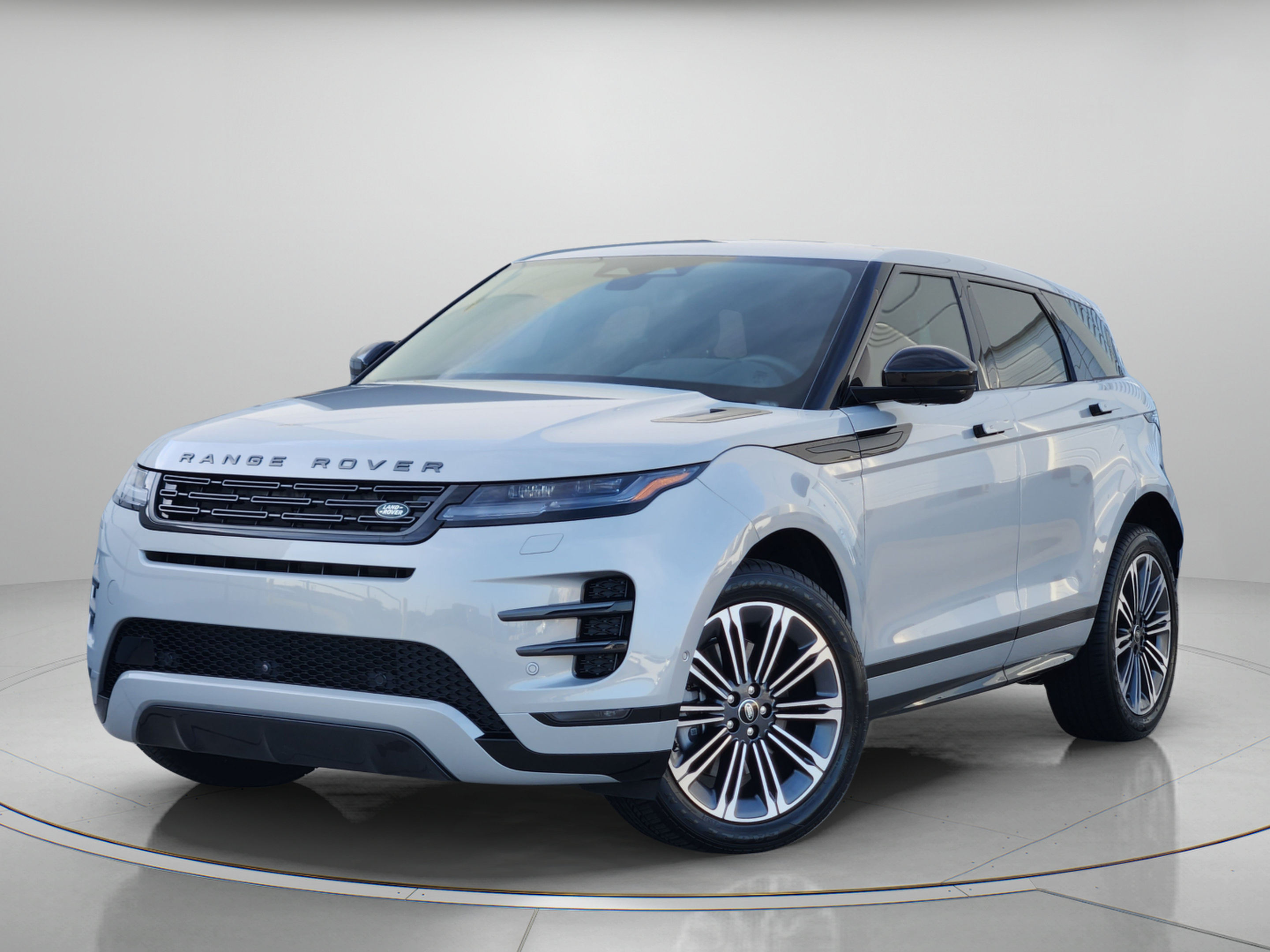 Certified 2026 Land Rover Range Rover Evoque Dynamic SE AWD/4WD image 1