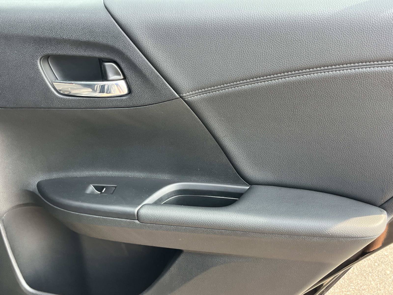 Used 2016 Honda Accord EX-L image 21