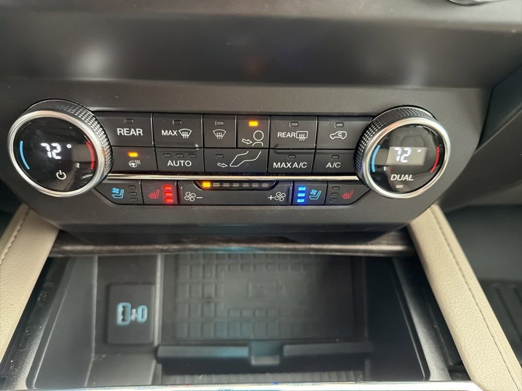 Used 2020 Ford Expedition Limited image 30