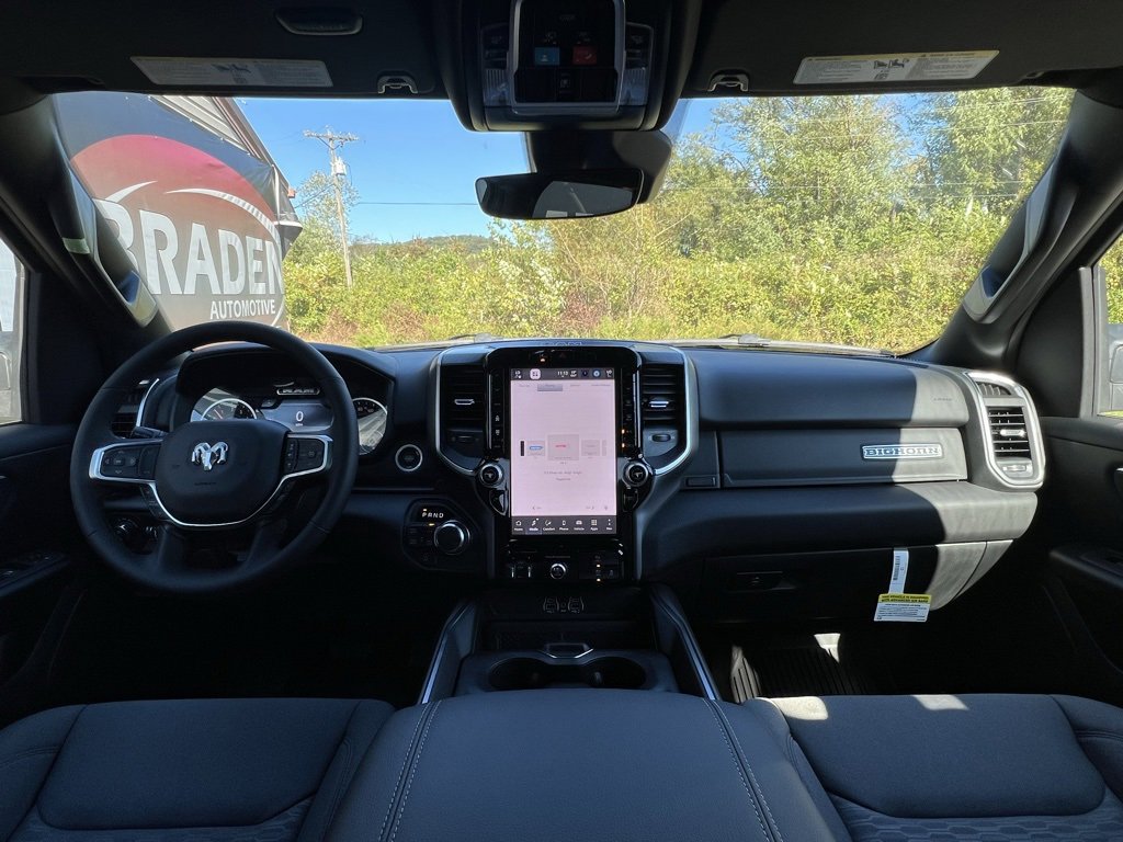 New 2026 RAM 1500 4x4 Crew Cab image 10