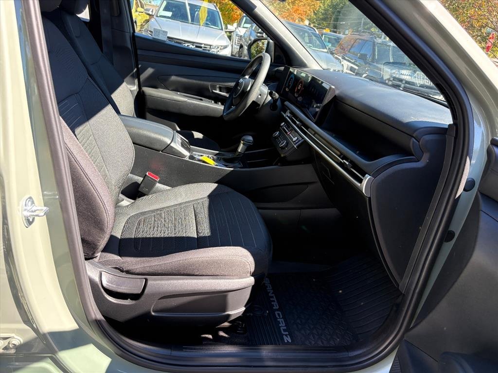 Certified 2025 Hyundai Santa Cruz SE FWD image 15