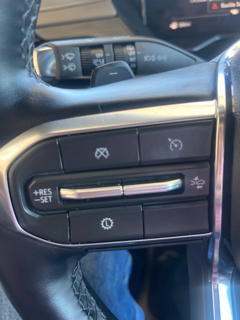 Used 2026 GMC Acadia Elevation w/ Elevation Premium Package FWD image 20