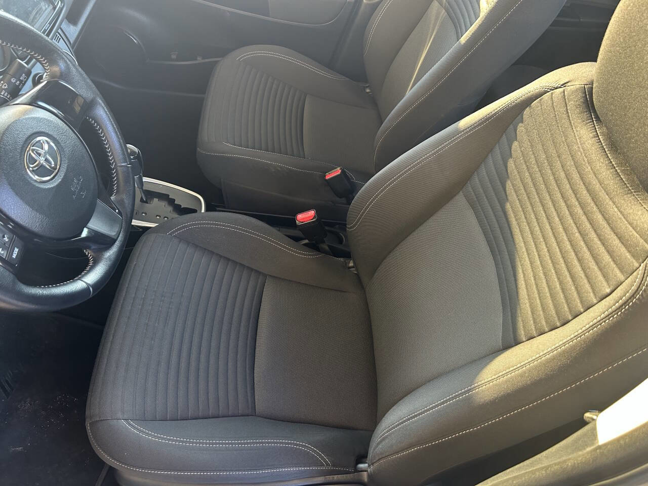 Used 2016 Toyota Yaris SE image 15