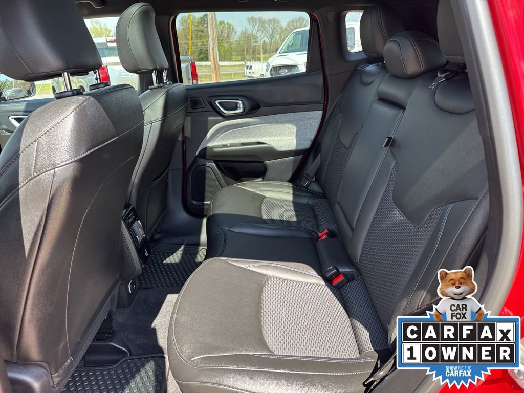 Certified 2025 Jeep Compass Latitude w/ Sun & Sound Group image 11