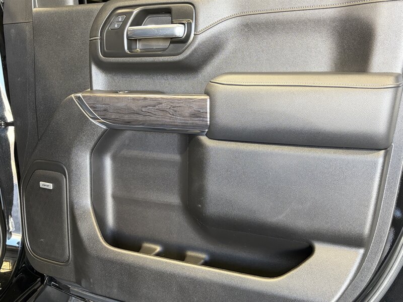 Used 2021 Chevrolet Silverado 2500 LTZ AWD/4WD image 33