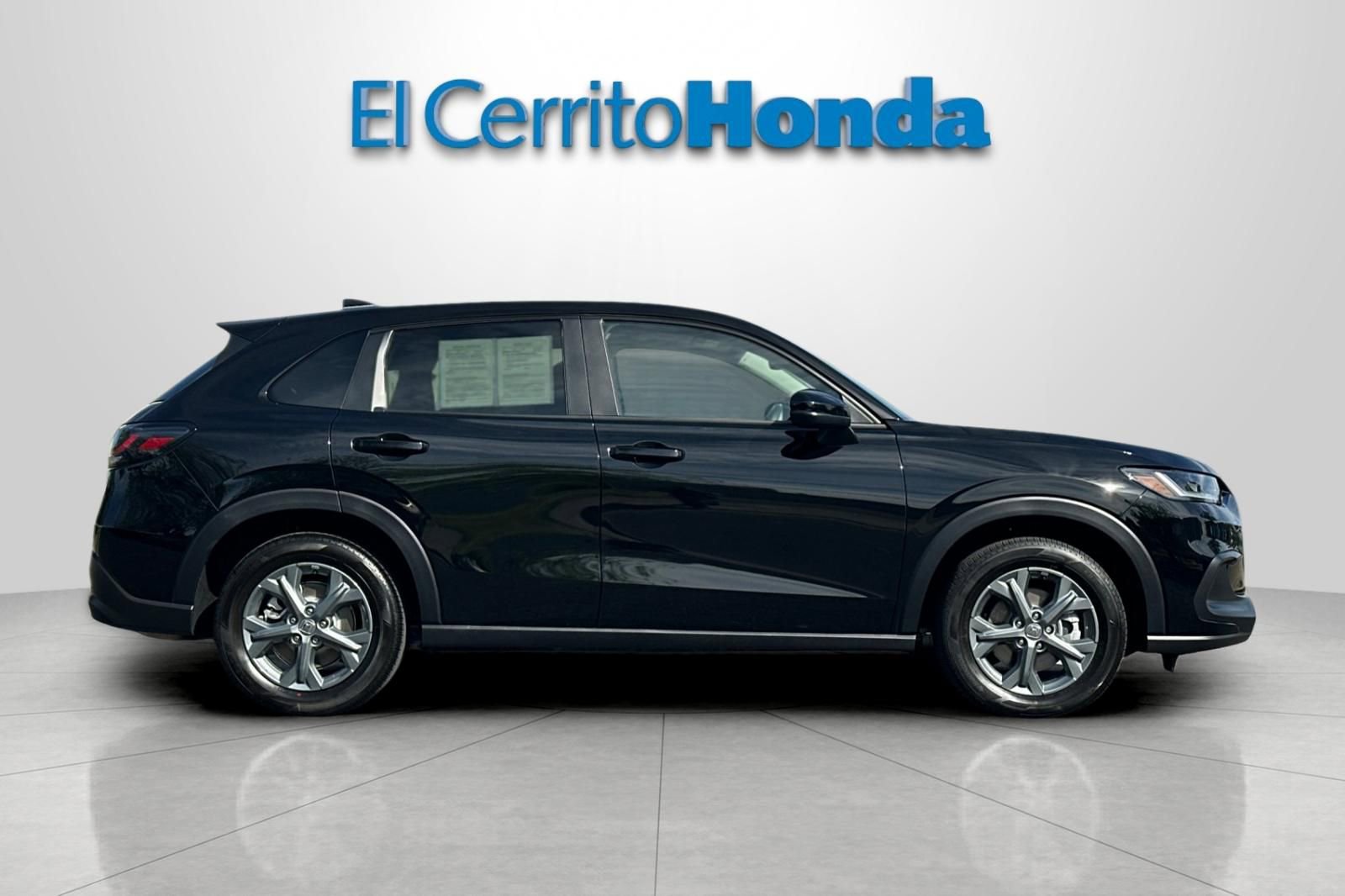 Certified 2026 Honda HR-V LX image 2