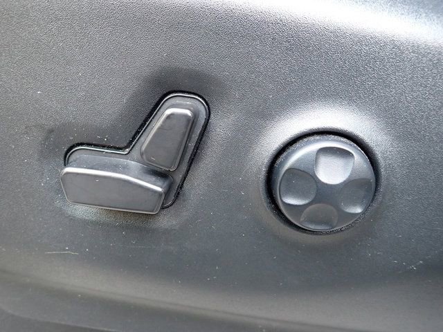 Used 2023 Chrysler Pacifica Touring-L image 23