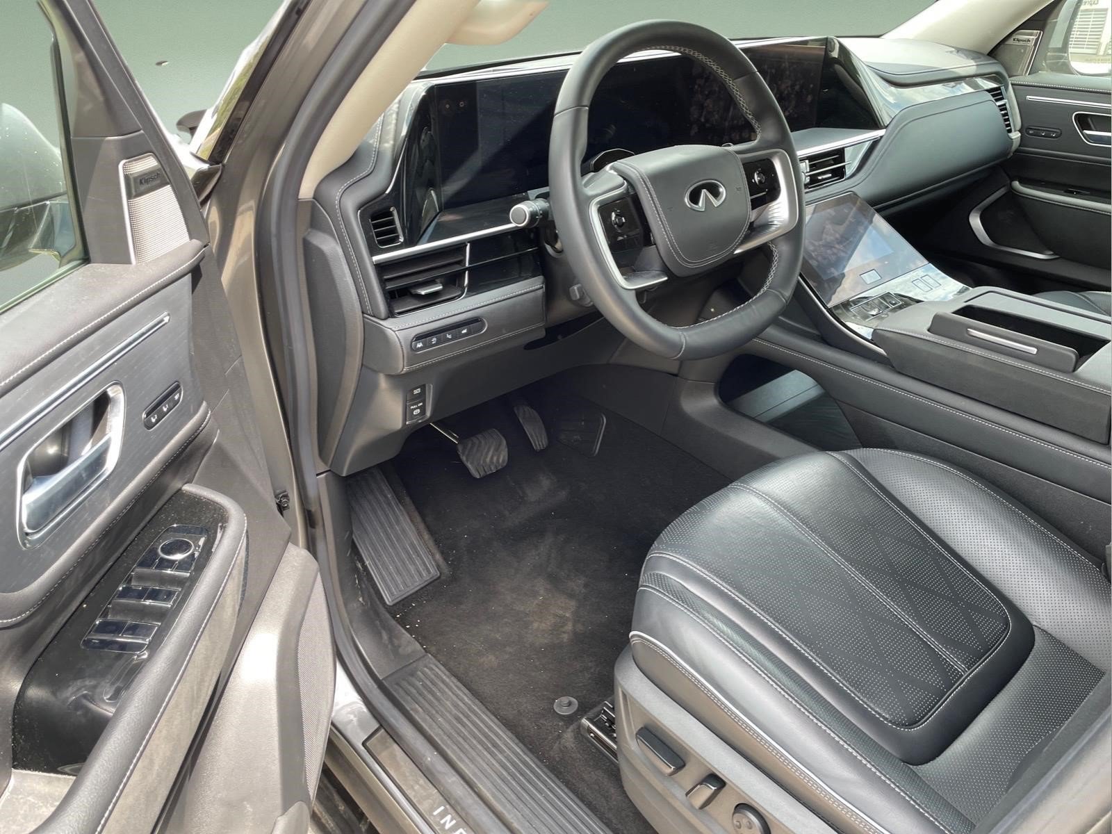 Used 2025 INFINITI QX80 Sensory AWD/4WD image 8