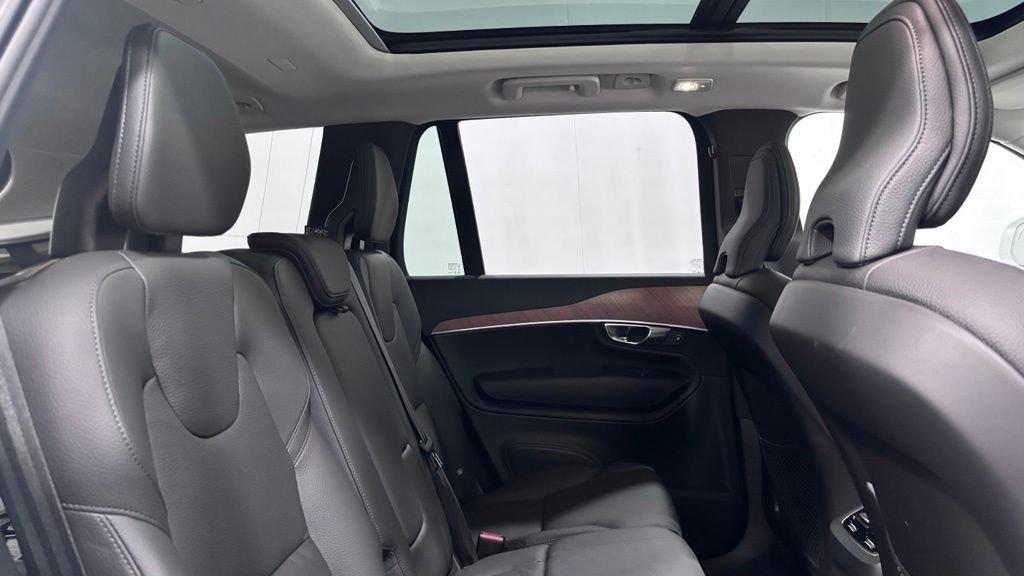 Certified 2025 Volvo XC90 T8 Plus w/ Protection Package Premier AWD/4WD image 25