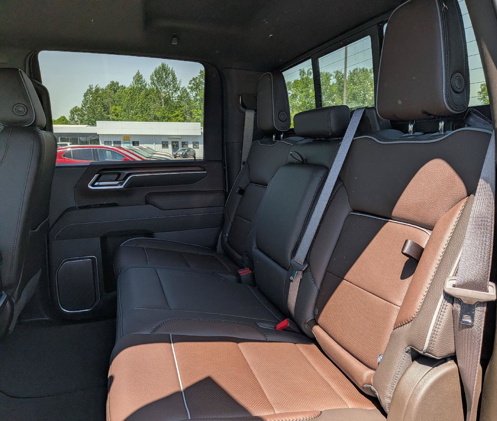 New 2026 GMC Sierra 3500 Denali w/ Denali Reserve Package AWD/4WD image 23