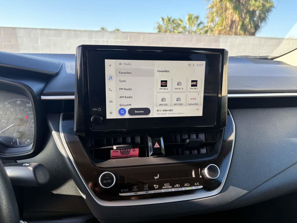 Used 2025 Toyota Corolla LE image 21