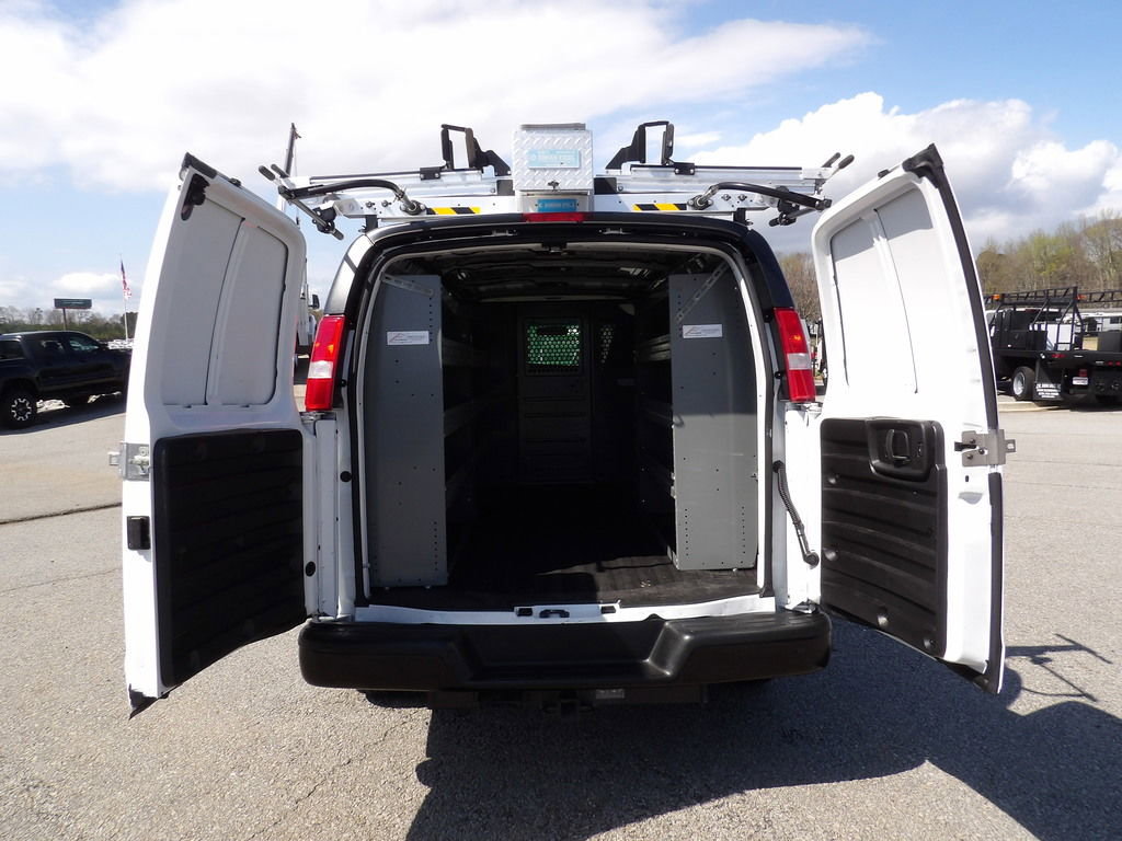 Used 2021 Chevrolet Express 3500 w/ Driver Convenience Package image 42