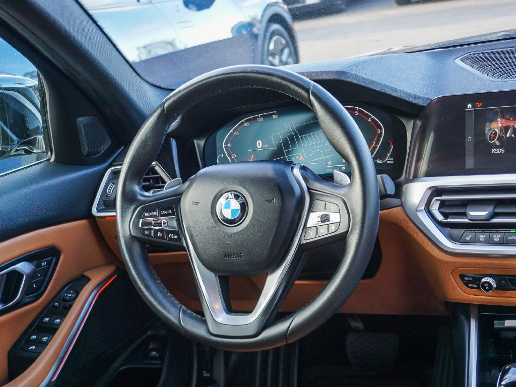 Used 2022 BMW 330i Sedan w/ Driving Assistance Package RWD image 17