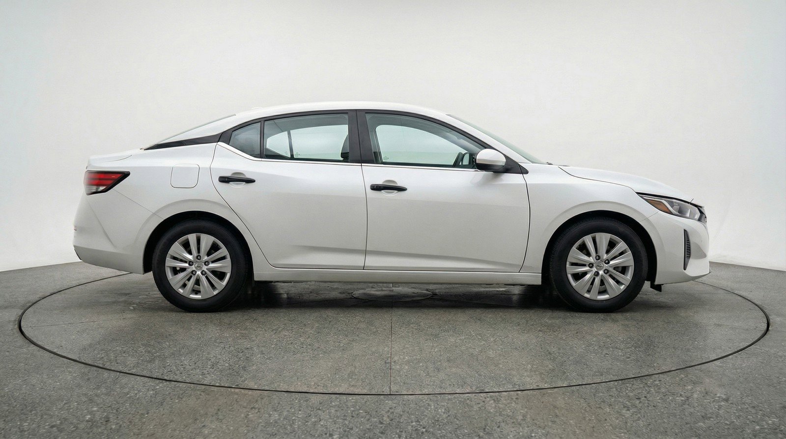 Used 2025 Nissan Sentra S FWD image 11