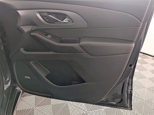 Used 2020 Chevrolet Traverse Premier image 37
