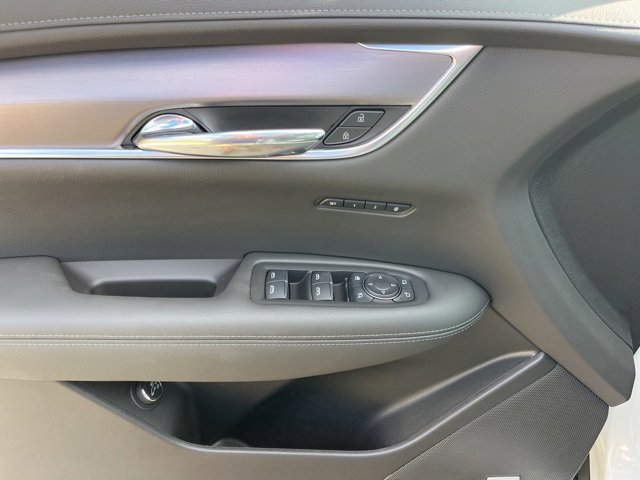 New 2025 Cadillac XT6 Luxury image 15