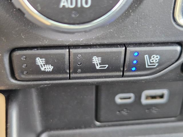 Used 2024 Chevrolet Tahoe Premier w/ Premium Package image 24